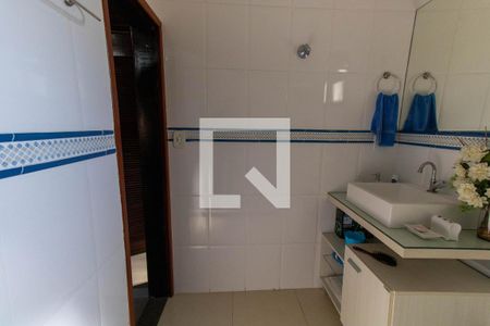 Casa à venda com 295m², 6 quartos e 2 vagasBanheiro