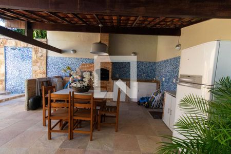 Casa à venda com 295m², 6 quartos e 2 vagasÁrea Externa