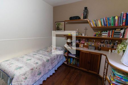 Casa à venda com 295m², 6 quartos e 2 vagasQuarto 2