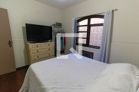 Casa à venda com 295m², 6 quartos e 2 vagasQuarto 3