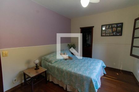 Casa à venda com 295m², 6 quartos e 2 vagasQuarto 4