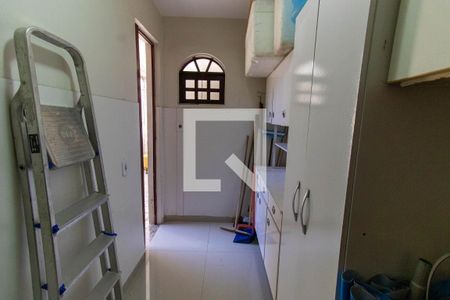 Casa à venda com 295m², 6 quartos e 2 vagasQuarto de Serviço