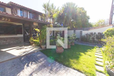 Casa à venda com 295m², 6 quartos e 2 vagasÁrea Externa