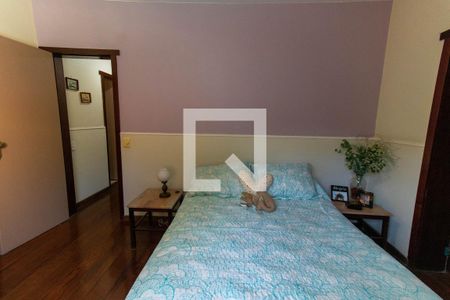 Casa à venda com 295m², 6 quartos e 2 vagasQuarto 4