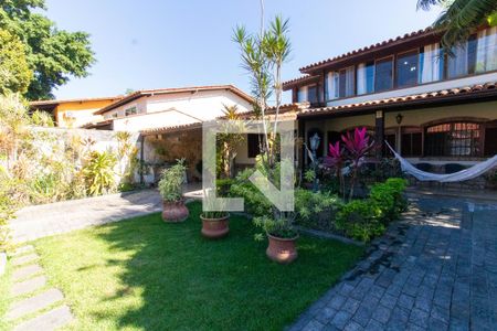 Casa à venda com 295m², 6 quartos e 2 vagasÁrea Externa