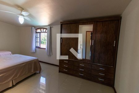 Casa à venda com 295m², 6 quartos e 2 vagasQuarto 5