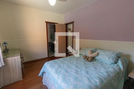 Casa à venda com 295m², 6 quartos e 2 vagasQuarto 4