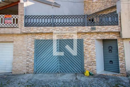 Casa à venda com 120m², 2 quartos e 1 vaga Casa à venda com 120m², 2 quartos e 1 vagaFachada