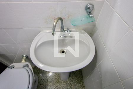 Casa à venda com 120m², 2 quartos e 1 vaga Casa à venda com 120m², 2 quartos e 1 vagaBanheiro social 2