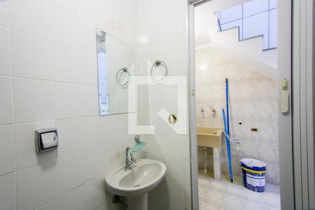 Casa à venda com 120m², 2 quartos e 1 vaga Casa à venda com 120m², 2 quartos e 1 vagaBanheiro social 2