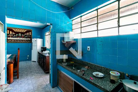 Casa à venda com 400m², 2 quartos e 2 vagasCozinha