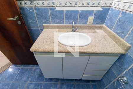 Casa à venda com 249m², 3 quartos e 5 vagasBanheiro da Suíte