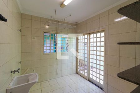 Casa à venda com 249m², 3 quartos e 5 vagasÁrea de Serviço