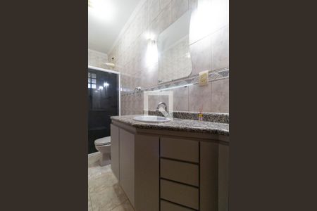 Casa à venda com 249m², 3 quartos e 5 vagasBanheiro 