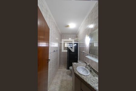 Casa à venda com 249m², 3 quartos e 5 vagasBanheiro 