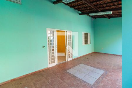 Casa à venda com 249m², 3 quartos e 5 vagasVaranda