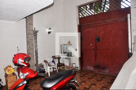 Casa à venda com 600m², 5 quartos e 3 vagas Casa à venda com 600m², 5 quartos e 3 vagasGaragem