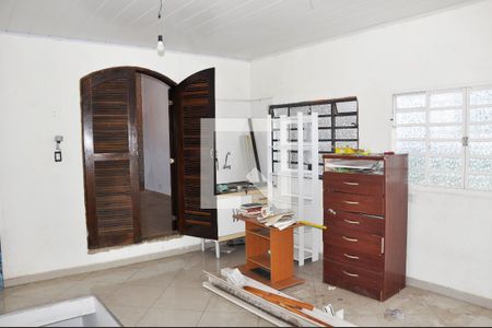 Casa à venda com 600m², 5 quartos e 3 vagas Casa à venda com 600m², 5 quartos e 3 vagas Varanda