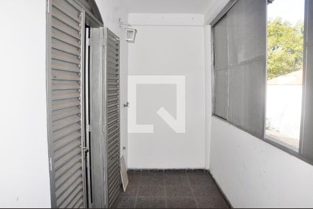 Casa à venda com 600m², 5 quartos e 3 vagas Casa à venda com 600m², 5 quartos e 3 vagas Edícula - Varanda