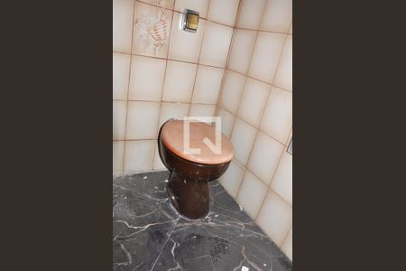 Casa à venda com 600m², 5 quartos e 3 vagas Casa à venda com 600m², 5 quartos e 3 vagasSuíte/Banheiro 2