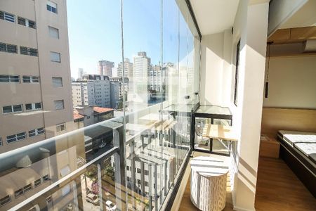 Studio para alugar com 24m², 1 quarto e sem vaga Studio para alugar com 24m², 1 quarto e sem vagaVaranda