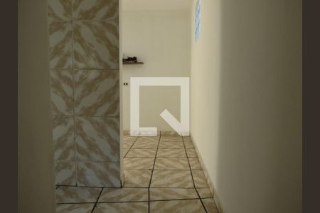 Corredor de casa para alugar com 2 quartos, 80m² em Vila Palmeiras, São Paulo