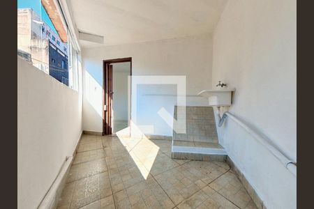 Casa para alugar com 80m², 2 quartos e 1 vaga Casa para alugar com 80m², 2 quartos e 1 vagaLavanderia