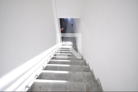 Casa para alugar com 160m², 3 quartos e 2 vagasEscada
