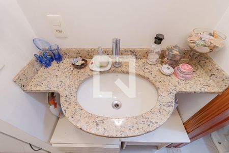 Casa à venda com 230m², 4 quartos e 4 vagas Casa à venda com 230m², 4 quartos e 4 vagasLavabo