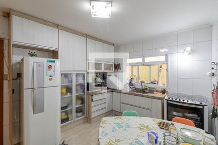 Casa à venda com 230m², 4 quartos e 4 vagas Casa à venda com 230m², 4 quartos e 4 vagasCozinha