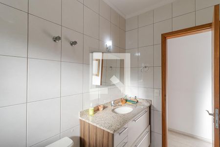 Casa à venda com 230m², 4 quartos e 4 vagas Casa à venda com 230m², 4 quartos e 4 vagasBanheiro