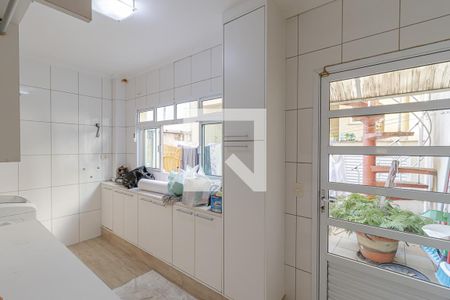 Casa à venda com 230m², 4 quartos e 4 vagas Casa à venda com 230m², 4 quartos e 4 vagasÁrea de Serviço