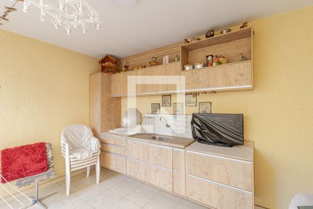 Casa à venda com 230m², 4 quartos e 4 vagas Casa à venda com 230m², 4 quartos e 4 vagasQuintal