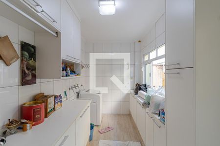 Casa à venda com 230m², 4 quartos e 4 vagas Casa à venda com 230m², 4 quartos e 4 vagasÁrea de Serviço