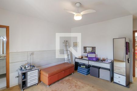 Casa à venda com 230m², 4 quartos e 4 vagas Casa à venda com 230m², 4 quartos e 4 vagasSuíte 1