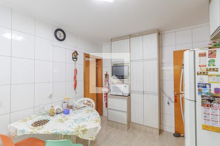 Casa à venda com 230m², 4 quartos e 4 vagas Casa à venda com 230m², 4 quartos e 4 vagasCozinha