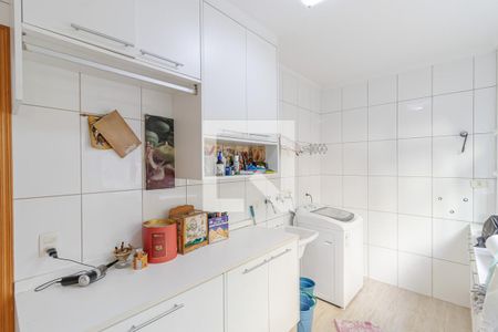 Casa à venda com 230m², 4 quartos e 4 vagas Casa à venda com 230m², 4 quartos e 4 vagasÁrea de Serviço