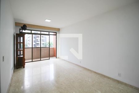 Apartamento para alugar com 122m², 3 quartos e 1 vaga Apartamento para alugar com 122m², 3 quartos e 1 vagaSala