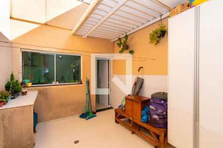 Casa à venda com 100m², 3 quartos e 2 vagasQuintal