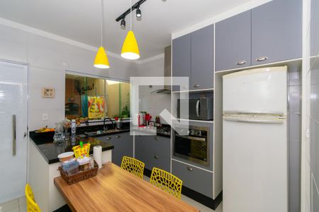 Casa à venda com 100m², 3 quartos e 2 vagasCozinha