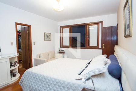 Casa de condomínio à venda com 490m², 4 quartos e 6 vagas Casa de condomínio à venda com 490m², 4 quartos e 6 vagassuite master