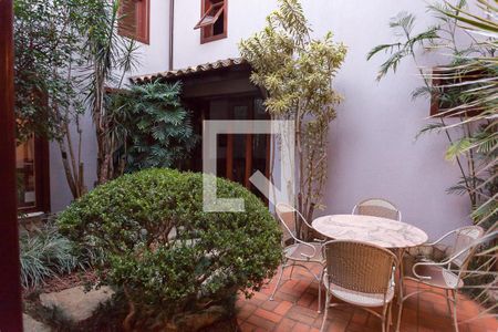 Casa de condomínio à venda com 490m², 4 quartos e 6 vagas Casa de condomínio à venda com 490m², 4 quartos e 6 vagasjardim de inverno