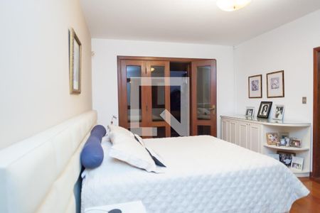 Casa de condomínio à venda com 490m², 4 quartos e 6 vagas Casa de condomínio à venda com 490m², 4 quartos e 6 vagassuite master