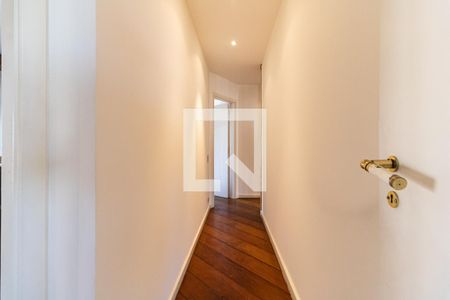Apartamento para alugar com 180m², 4 quartos e 3 vagasCorredor