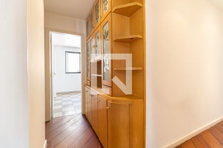 Apartamento para alugar com 180m², 4 quartos e 3 vagasCorredor