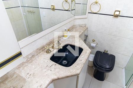 Apartamento para alugar com 180m², 4 quartos e 3 vagasBanheiro da Suíte 1