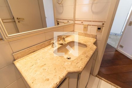 Apartamento para alugar com 180m², 4 quartos e 3 vagasBanheiro Social