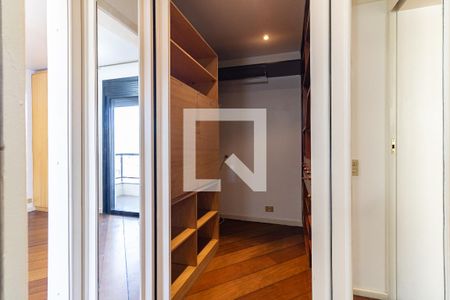 Apartamento para alugar com 180m², 4 quartos e 3 vagasCloset da Suíte 1