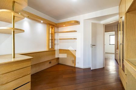 Apartamento para alugar com 180m², 4 quartos e 3 vagasSuíte 2