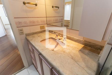 Apartamento para alugar com 180m², 4 quartos e 3 vagasBanheiro da Suíte 2